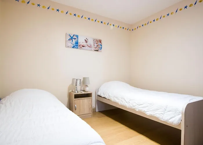 Acacias Belle Maison Avec Piscine Chauffee, Et Sauna