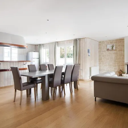 Acacias Belle Maison Avec Piscine Chauffee, Et Sauna