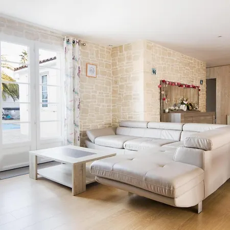 Prázdninový dům Acacias Belle Maison Avec Piscine Chauffee, Et Sauna *